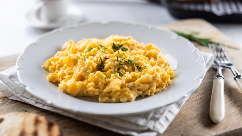 The Secret Ingredient for Creamy Scrambled Eggs? Use Cottage Cheese!
